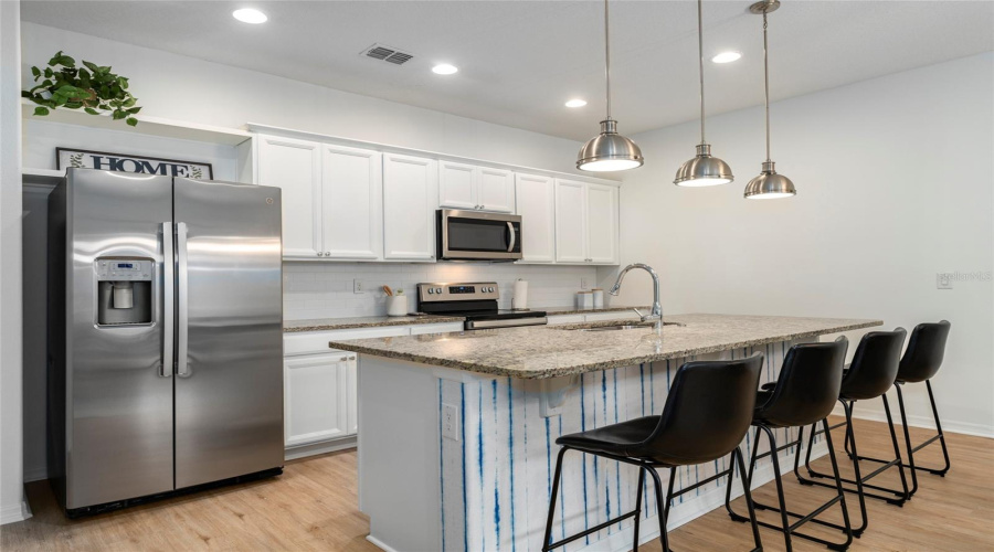 DAVENPORT, Florida 33837, 4 Bedrooms Bedrooms, ,3 BathroomsBathrooms,Residential,For Sale,TERRASONESTA,MFRS5114326