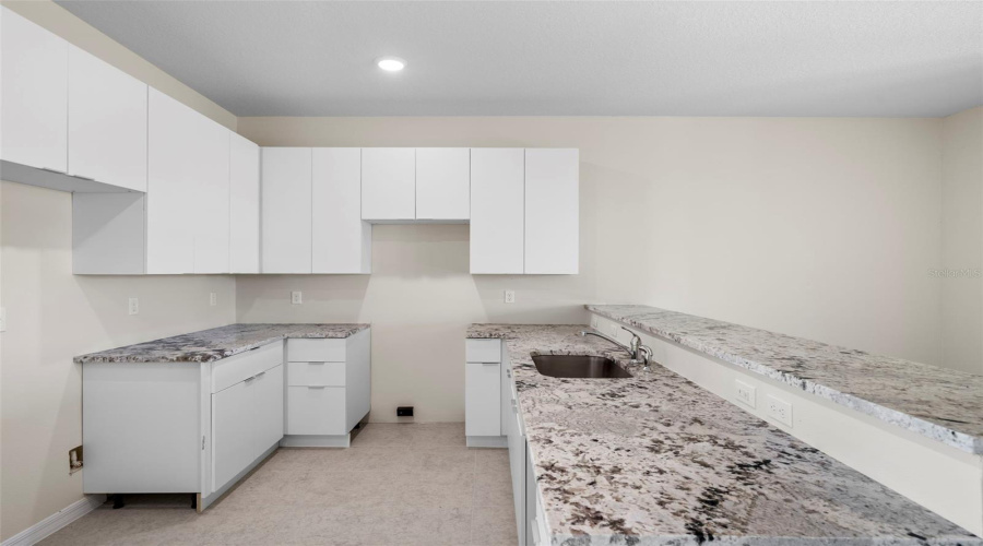 DAVENPORT, Florida 33837, 3 Bedrooms Bedrooms, ,2 BathroomsBathrooms,Residential,For Sale,HOLLY VILLAGE,0,MFRO6251900