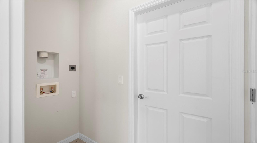 DAVENPORT, Florida 33837, 3 Bedrooms Bedrooms, ,2 BathroomsBathrooms,Residential,For Sale,HOLLY VILLAGE,0,MFRO6251900