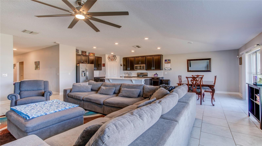 DAVENPORT, Florida 33837, 4 Bedrooms Bedrooms, ,2 BathroomsBathrooms,Residential,For Sale,TAFT,0,MFRO6252566