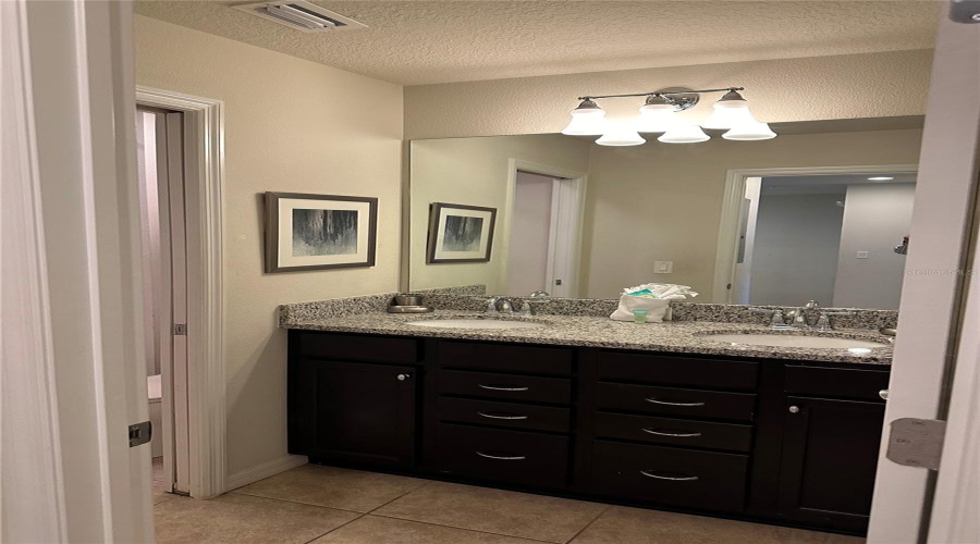 KISSIMMEE, Florida 34747, 5 Bedrooms Bedrooms, ,4 BathroomsBathrooms,Residential,For Sale,RHODES,0,MFRO6252084