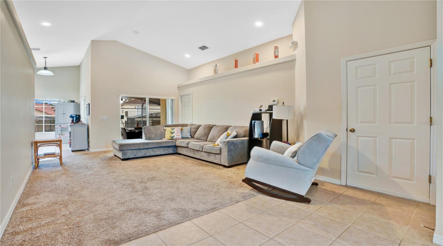 DAVENPORT, Florida 33896, 4 Bedrooms Bedrooms, ,2 BathroomsBathrooms,Residential,For Sale,ROBIN,0,MFRO6198941
