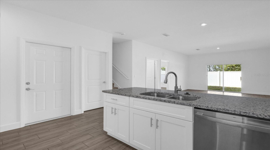 DAVENPORT, Florida 33896, 4 Bedrooms Bedrooms, ,4 BathroomsBathrooms,Residential,For Sale,LAKE SHORE,0,MFRO6252188