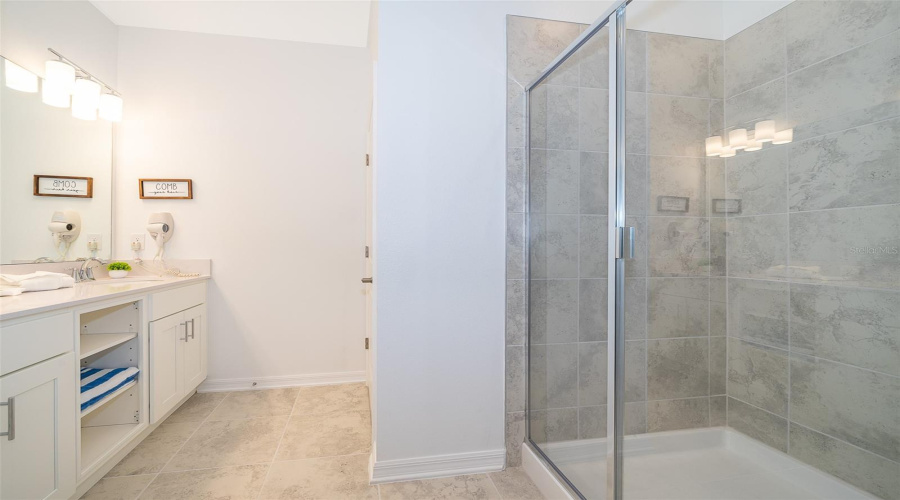 KISSIMMEE, Florida 34746, 2 Bedrooms Bedrooms, ,2 BathroomsBathrooms,Residential,For Sale,PARADOX,0,MFRO6253628