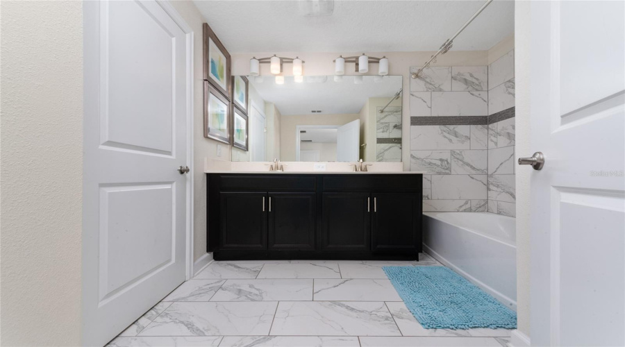 DAVENPORT, Florida 33896, 4 Bedrooms Bedrooms, ,3 BathroomsBathrooms,Residential,For Sale,STINGER,0,MFRS5114791
