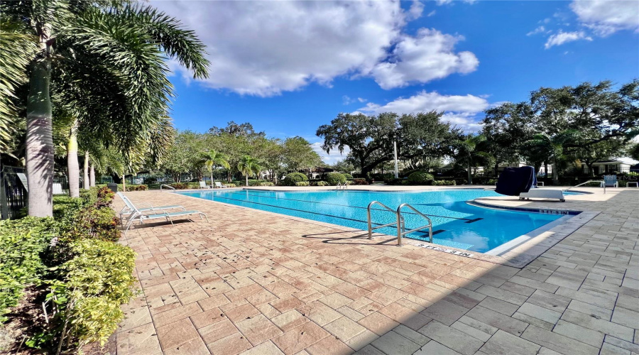KISSIMMEE, Florida 34746, 4 Bedrooms Bedrooms, ,2 BathroomsBathrooms,Residential,For Sale,PALERMO ROSE,0,MFRS5114010