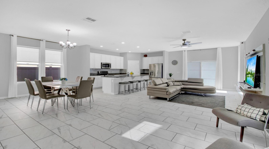DAVENPORT, Florida 33896, 4 Bedrooms Bedrooms, ,2 BathroomsBathrooms,Residential,For Sale,ABERDEEN,MFRS5114691