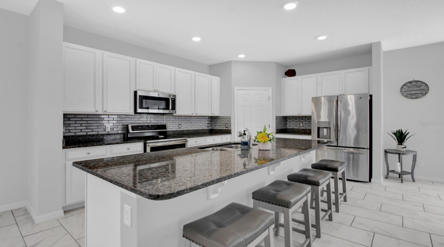 DAVENPORT, Florida 33896, 4 Bedrooms Bedrooms, ,2 BathroomsBathrooms,Residential,For Sale,ABERDEEN,MFRS5114691