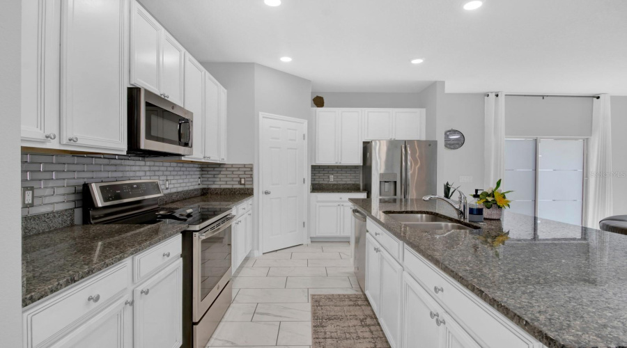 DAVENPORT, Florida 33896, 4 Bedrooms Bedrooms, ,2 BathroomsBathrooms,Residential,For Sale,ABERDEEN,MFRS5114691
