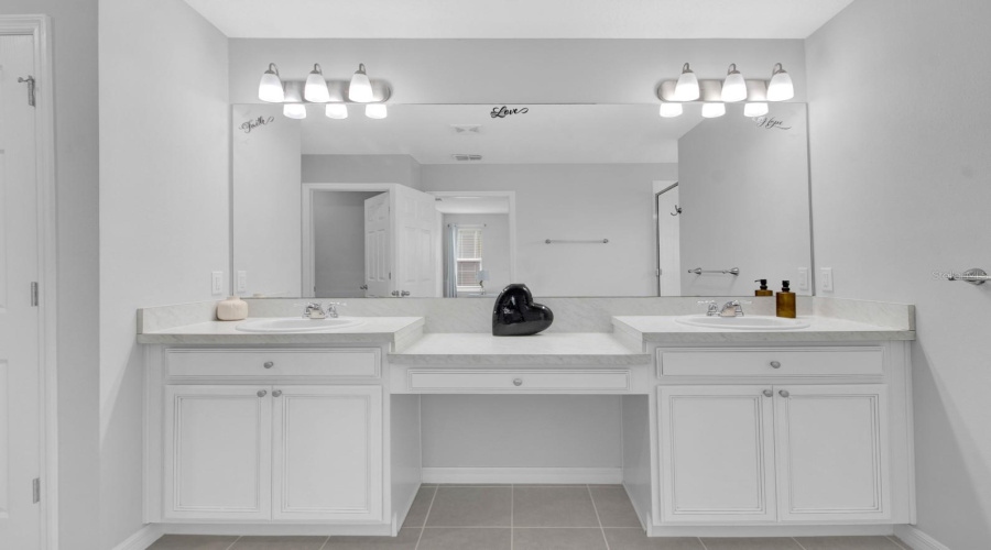 DAVENPORT, Florida 33896, 4 Bedrooms Bedrooms, ,2 BathroomsBathrooms,Residential,For Sale,ABERDEEN,MFRS5114691