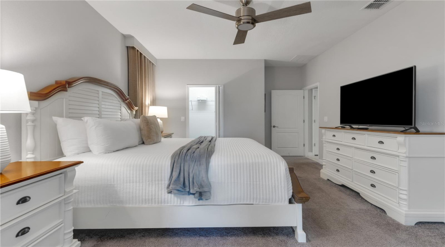 DAVENPORT, Florida 33896, 7 Bedrooms Bedrooms, ,5 BathroomsBathrooms,Residential,For Sale,MOON VALLEY,0,MFRO6249673