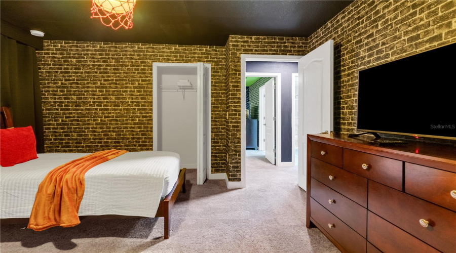 DAVENPORT, Florida 33896, 7 Bedrooms Bedrooms, ,5 BathroomsBathrooms,Residential,For Sale,MOON VALLEY,0,MFRO6249673