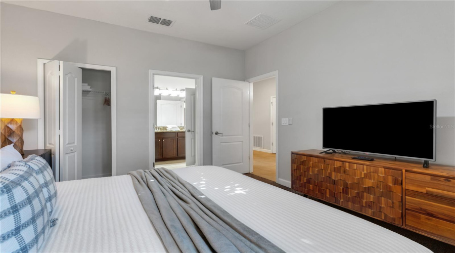 DAVENPORT, Florida 33896, 7 Bedrooms Bedrooms, ,5 BathroomsBathrooms,Residential,For Sale,MOON VALLEY,0,MFRO6249673