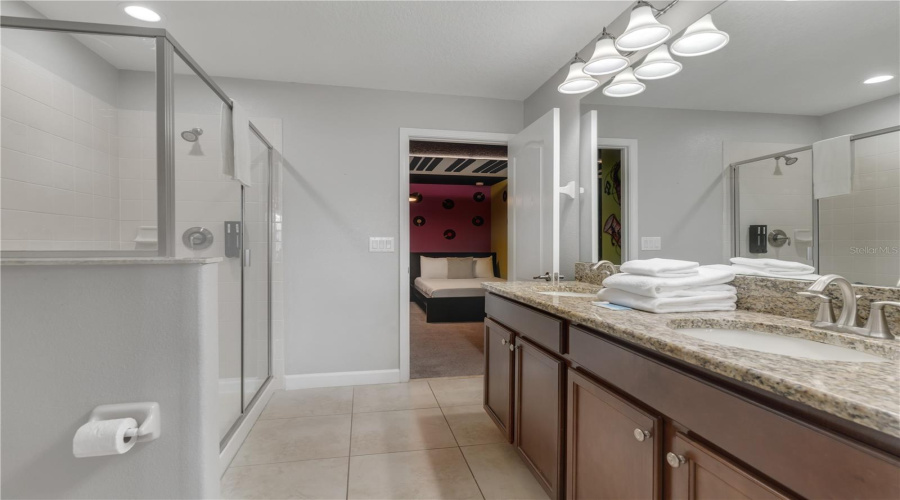 DAVENPORT, Florida 33896, 7 Bedrooms Bedrooms, ,5 BathroomsBathrooms,Residential,For Sale,MOON VALLEY,0,MFRO6249673
