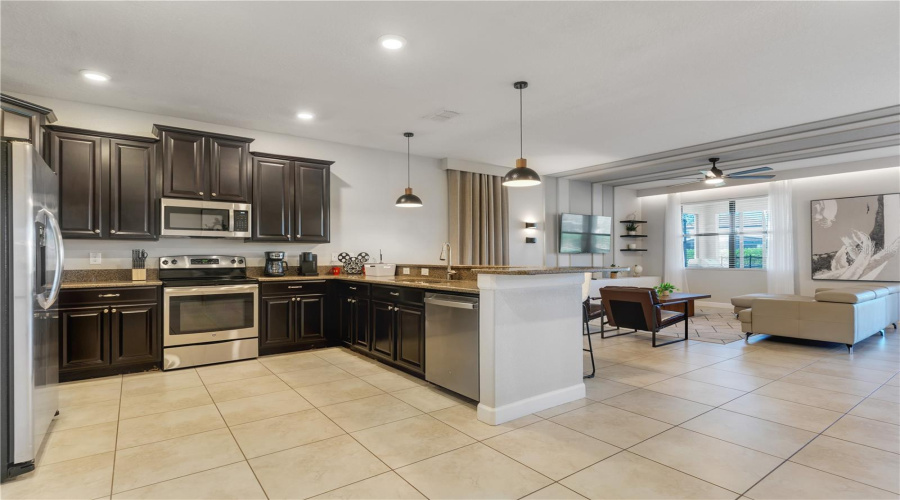 DAVENPORT, Florida 33896, 7 Bedrooms Bedrooms, ,5 BathroomsBathrooms,Residential,For Sale,MOON VALLEY,0,MFRO6249673
