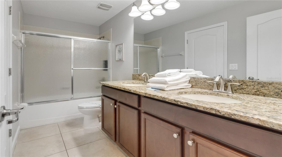 DAVENPORT, Florida 33896, 7 Bedrooms Bedrooms, ,5 BathroomsBathrooms,Residential,For Sale,MOON VALLEY,0,MFRO6249673