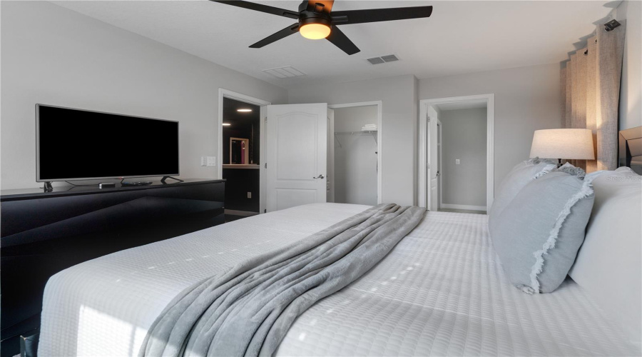 DAVENPORT, Florida 33896, 7 Bedrooms Bedrooms, ,5 BathroomsBathrooms,Residential,For Sale,MOON VALLEY,0,MFRO6249673