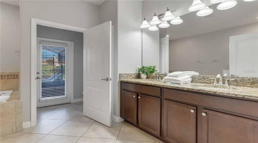 DAVENPORT, Florida 33896, 7 Bedrooms Bedrooms, ,5 BathroomsBathrooms,Residential,For Sale,MOON VALLEY,0,MFRO6249673