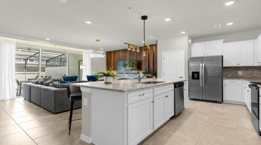 DAVENPORT, Florida 33897, 5 Bedrooms Bedrooms, ,4 BathroomsBathrooms,Residential,For Sale,LANA,0,MFRO6254306