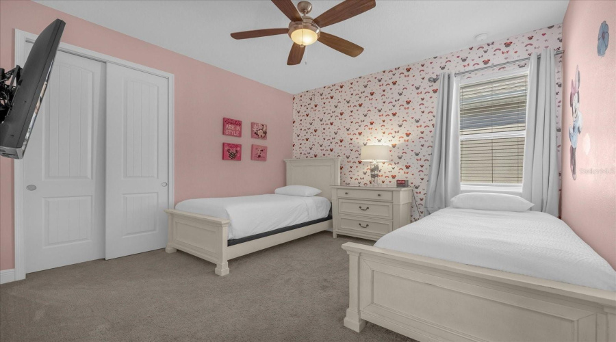 KISSIMMEE, Florida 34747, 5 Bedrooms Bedrooms, ,4 BathroomsBathrooms,Residential,For Sale,SOUTHFIELD,0,MFRO6254553