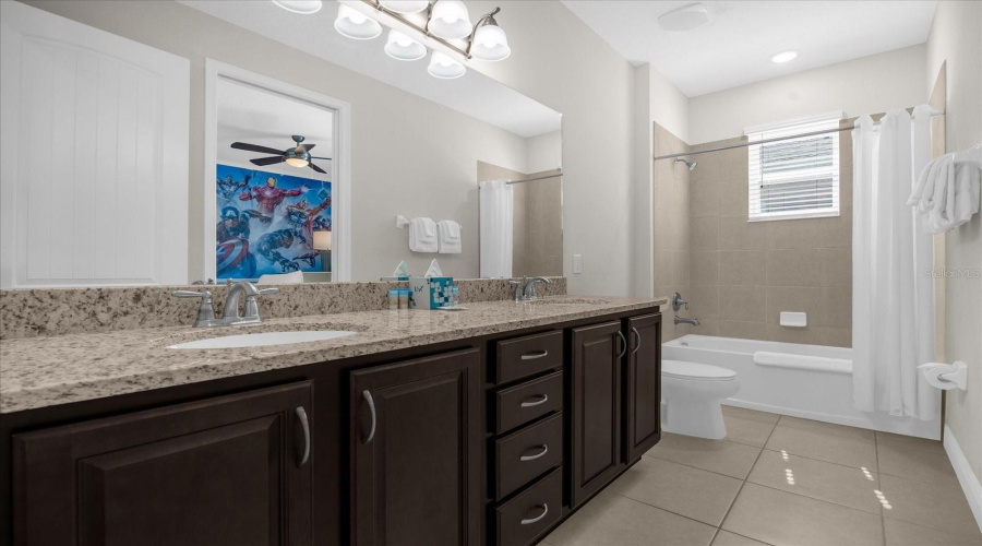 KISSIMMEE, Florida 34747, 5 Bedrooms Bedrooms, ,4 BathroomsBathrooms,Residential,For Sale,SOUTHFIELD,0,MFRO6254553