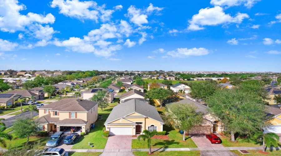 DAVENPORT, Florida 33837, 4 Bedrooms Bedrooms, ,3 BathroomsBathrooms,Residential,For Sale,ANDALUSIA,0,MFRTB8317538