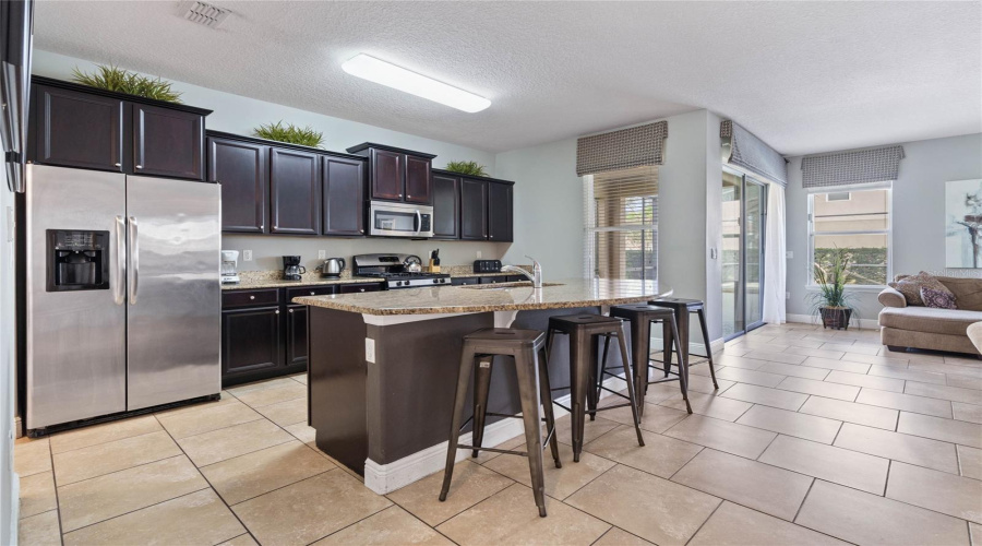 DAVENPORT, Florida 33837, 7 Bedrooms Bedrooms, ,5 BathroomsBathrooms,Residential,For Sale,OAKVIEW,0,MFRO6254639