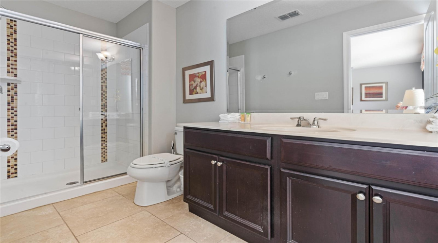 DAVENPORT, Florida 33837, 7 Bedrooms Bedrooms, ,5 BathroomsBathrooms,Residential,For Sale,OAKVIEW,0,MFRO6254639