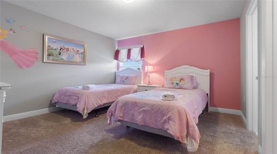 DAVENPORT, Florida 33837, 7 Bedrooms Bedrooms, ,5 BathroomsBathrooms,Residential,For Sale,OAKVIEW,0,MFRO6254639