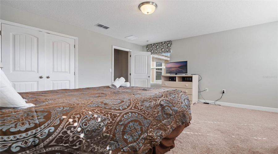 DAVENPORT, Florida 33837, 7 Bedrooms Bedrooms, ,5 BathroomsBathrooms,Residential,For Sale,OAKVIEW,0,MFRO6254639