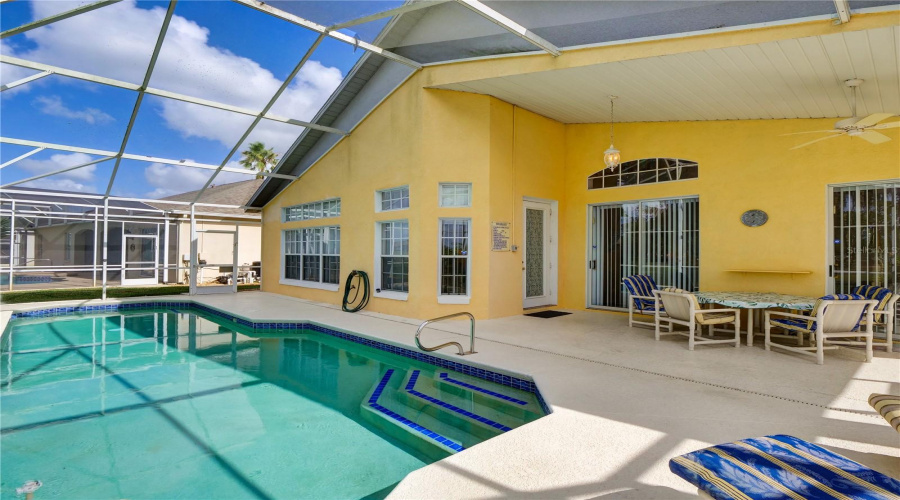 Screened in Pool