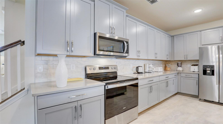 KISSIMMEE, Florida 34747, 5 Bedrooms Bedrooms, ,4 BathroomsBathrooms,Residential,For Sale,TROPICAL PALMS,0,MFRS5112675