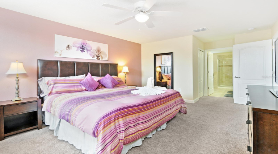 DAVENPORT, Florida 33896, 6 Bedrooms Bedrooms, ,6 BathroomsBathrooms,Residential,For Sale,THUNDERBIRD,0,MFRO6255020