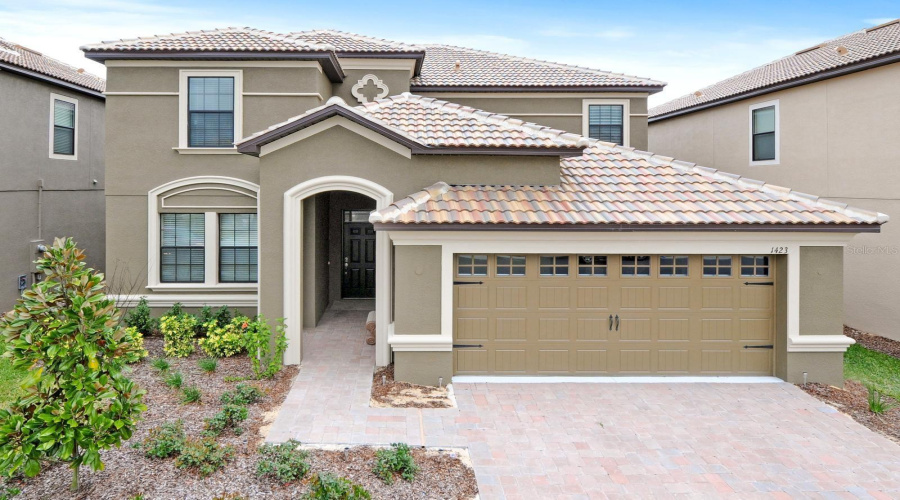 DAVENPORT, Florida 33896, 6 Bedrooms Bedrooms, ,6 BathroomsBathrooms,Residential,For Sale,THUNDERBIRD,0,MFRO6255020