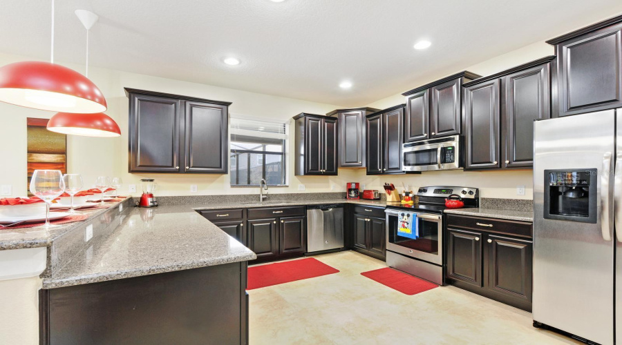 DAVENPORT, Florida 33896, 6 Bedrooms Bedrooms, ,6 BathroomsBathrooms,Residential,For Sale,THUNDERBIRD,0,MFRO6255020