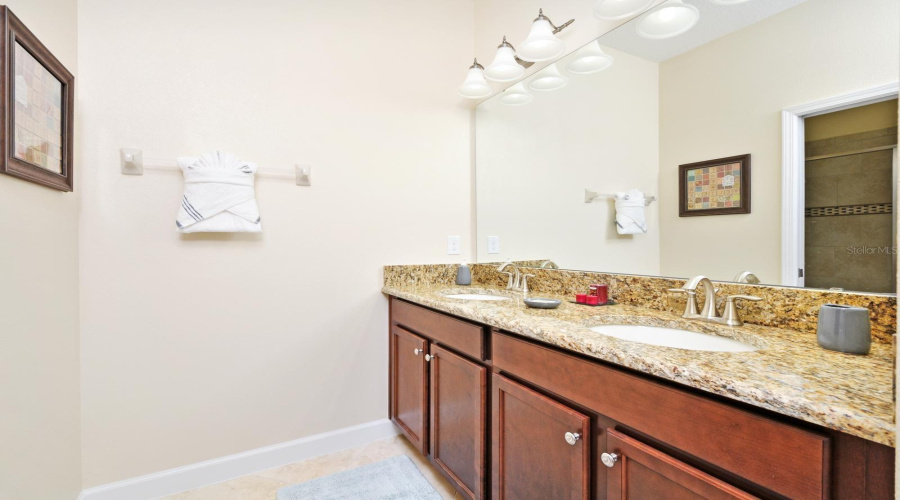 DAVENPORT, Florida 33896, 6 Bedrooms Bedrooms, ,6 BathroomsBathrooms,Residential,For Sale,THUNDERBIRD,0,MFRO6255020
