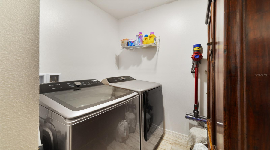 DAVENPORT, Florida 33837, 4 Bedrooms Bedrooms, ,2 BathroomsBathrooms,Residential,For Sale,FILLMORE,0,MFRO6204285