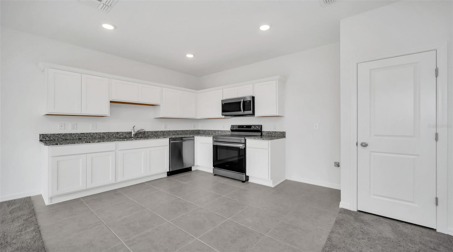 DAVENPORT, Florida 33837, 3 Bedrooms Bedrooms, ,2 BathroomsBathrooms,Residential,For Sale,MANDOVI,0,MFRO6255837
