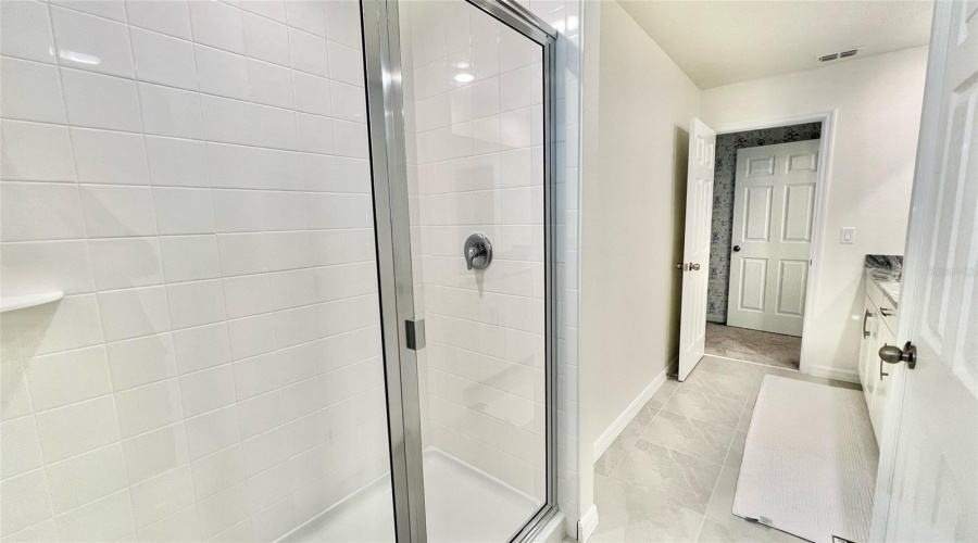 Large Bathroom W/ Walk In Shower