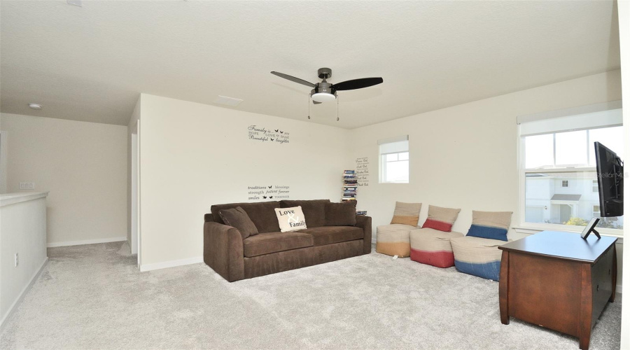 KISSIMMEE, Florida 34746, 5 Bedrooms Bedrooms, ,3 BathroomsBathrooms,Residential,For Sale,ROYAL POINT,0,MFRS5115367