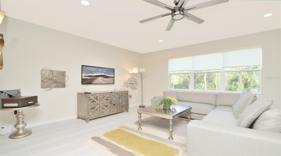 KISSIMMEE, Florida 34746, 5 Bedrooms Bedrooms, ,3 BathroomsBathrooms,Residential,For Sale,ROYAL POINT,0,MFRS5115367