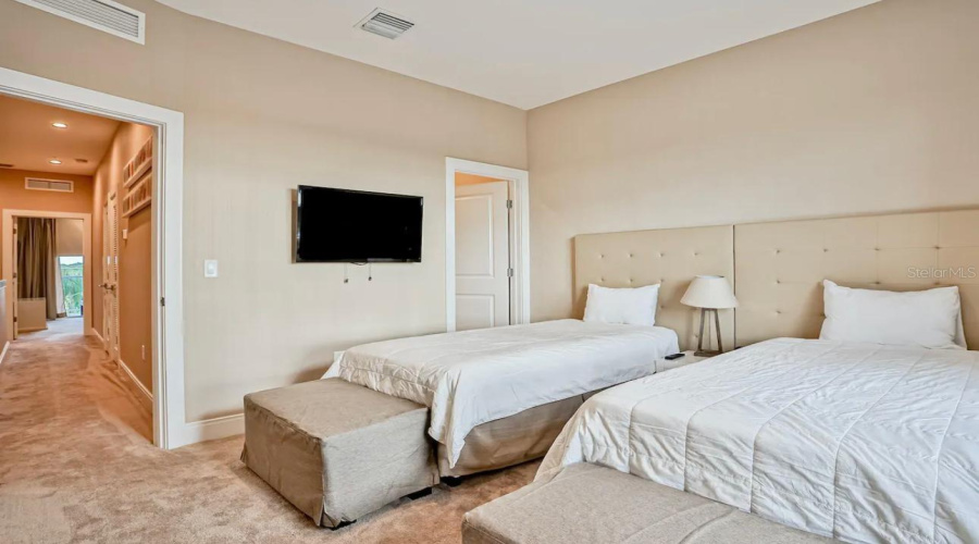 KISSIMMEE, Florida 34747, 4 Bedrooms Bedrooms, ,4 BathroomsBathrooms,Residential,For Sale,BRASILIA,0,MFRS5112172