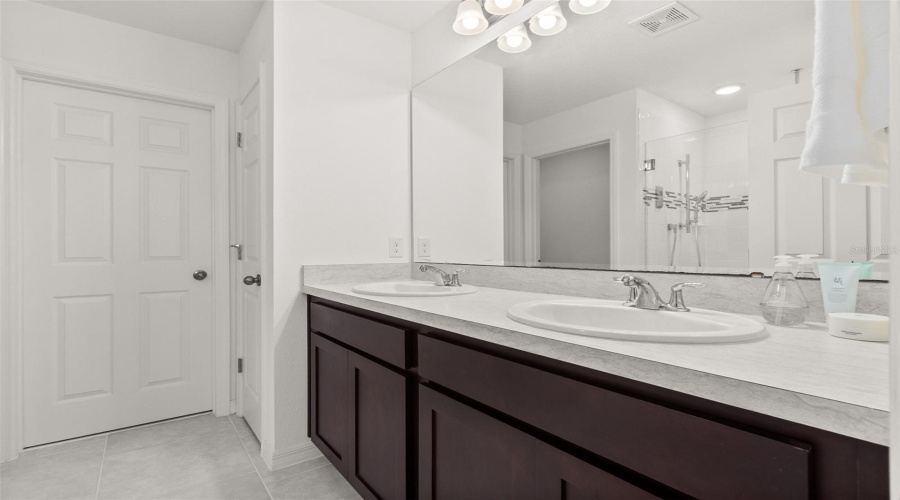 KISSIMMEE, Florida 34746, 4 Bedrooms Bedrooms, ,2 BathroomsBathrooms,Residential,For Sale,CONIFER CONE,0,MFRS5115095