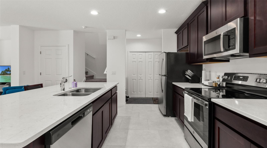 KISSIMMEE, Florida 34746, 4 Bedrooms Bedrooms, ,2 BathroomsBathrooms,Residential,For Sale,CONIFER CONE,0,MFRS5115095