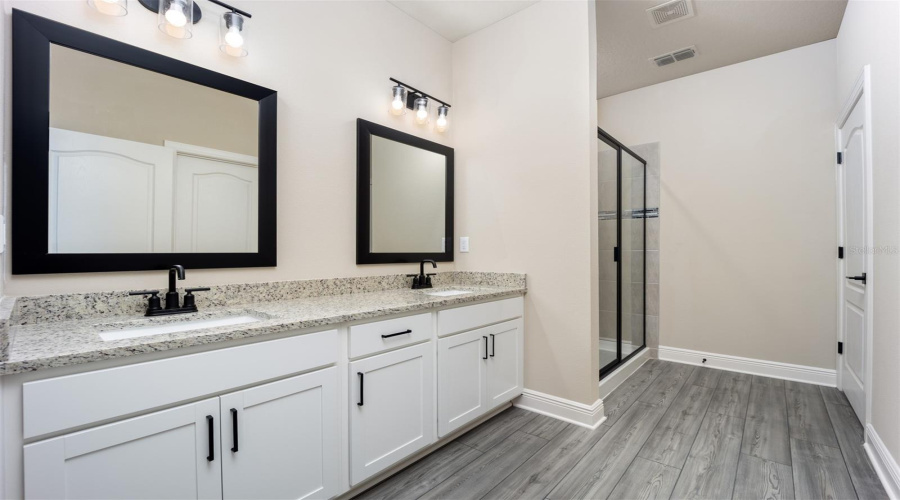 KISSIMMEE, Florida 34747, 5 Bedrooms Bedrooms, ,3 BathroomsBathrooms,Residential,For Sale,SOMERSWORTH,0,MFRTB8319956