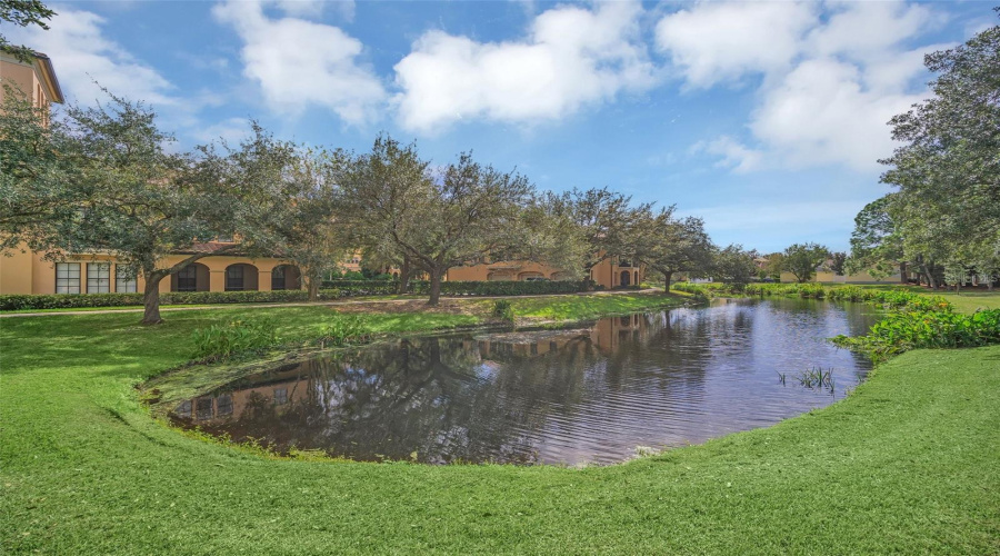 Beautiful Canal Frontage