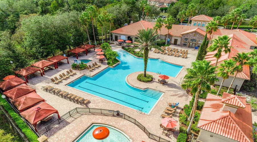 This 3Bd/2Ba Second Floor Unit Comes Fully Furnished With A View Of The Amazing Resort-Style Pool, A Newer A/C &Amp; Water Heater, In-Unit Laundry And There Is An Elevator In The Building Making This Home The Perfect Short Term Rental.