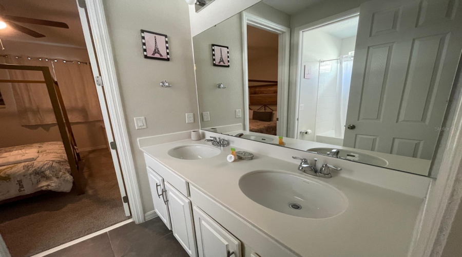 KISSIMMEE, Florida 34747, 9 Bedrooms Bedrooms, ,6 BathroomsBathrooms,Residential,For Sale,CARIBBEAN VIEW,0,MFRS5115459