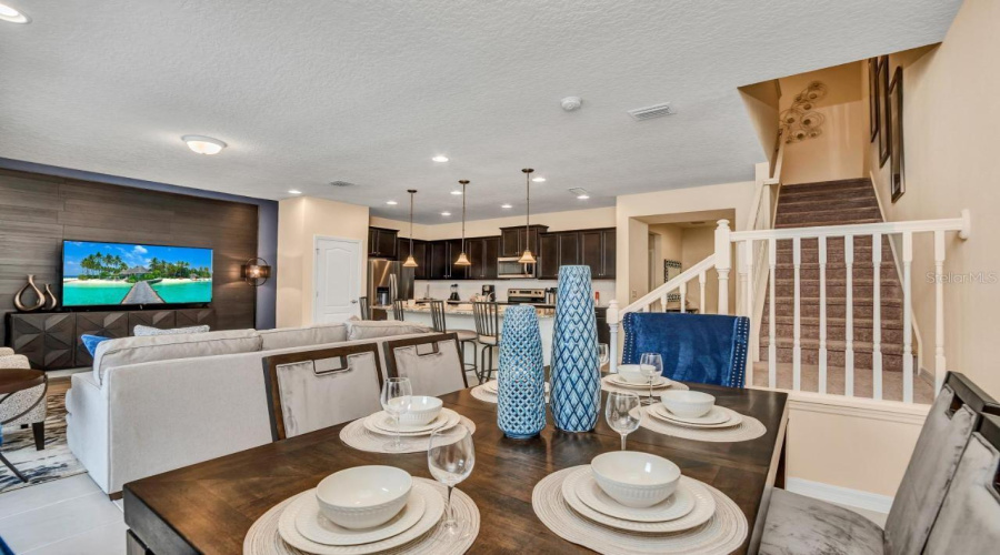 KISSIMMEE, Florida 34747, 5 Bedrooms Bedrooms, ,4 BathroomsBathrooms,Residential,For Sale,DUBAI,0,MFRO6172197