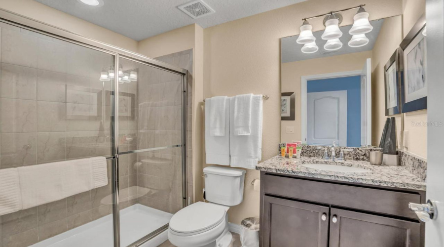 KISSIMMEE, Florida 34747, 5 Bedrooms Bedrooms, ,4 BathroomsBathrooms,Residential,For Sale,DUBAI,0,MFRO6172197